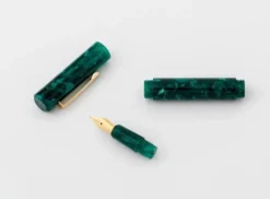 Hightide Attache Marbled Fountain Pen