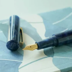 Hightide Attache Marbled Fountain Pen