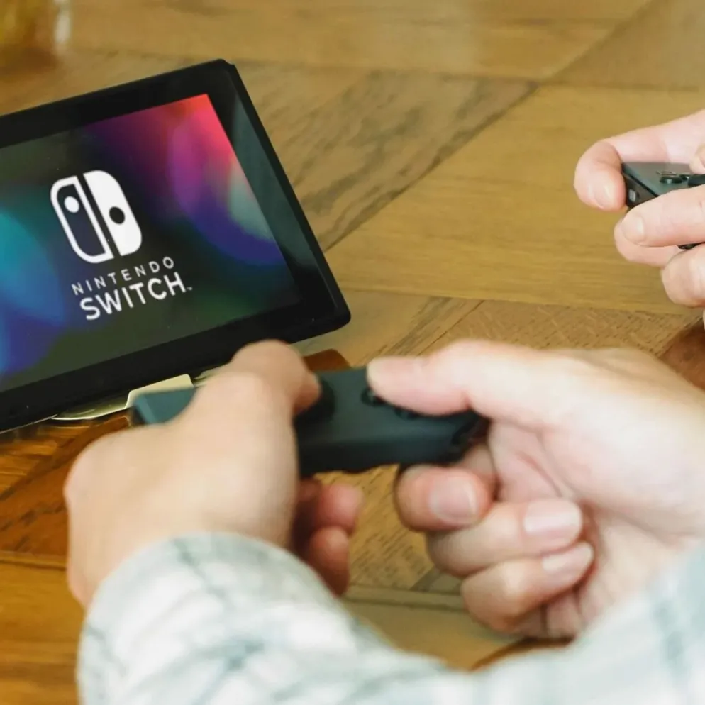 Hightide Metal Gadget Stand