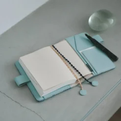 Hobonichi 2027 A6 Planner Cover: minä perhonen - felice (Blue)