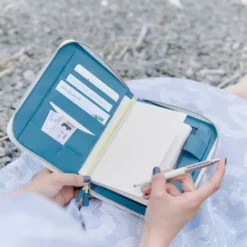 Hobonichi 2026 A6 Planner Cover: minä perhonen - aalto