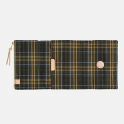 Hobonichi 2027 A6 Planner Cover: Tragen - Bitter Plaid