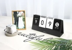 Iconic D-Day Desk Calendar – Perpetual Countdown & Date Tracker