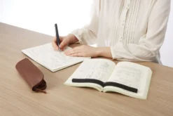 Kokuyo Paperweight Book Companion
