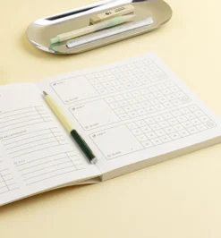 Livework Growing Days Weekly Diary