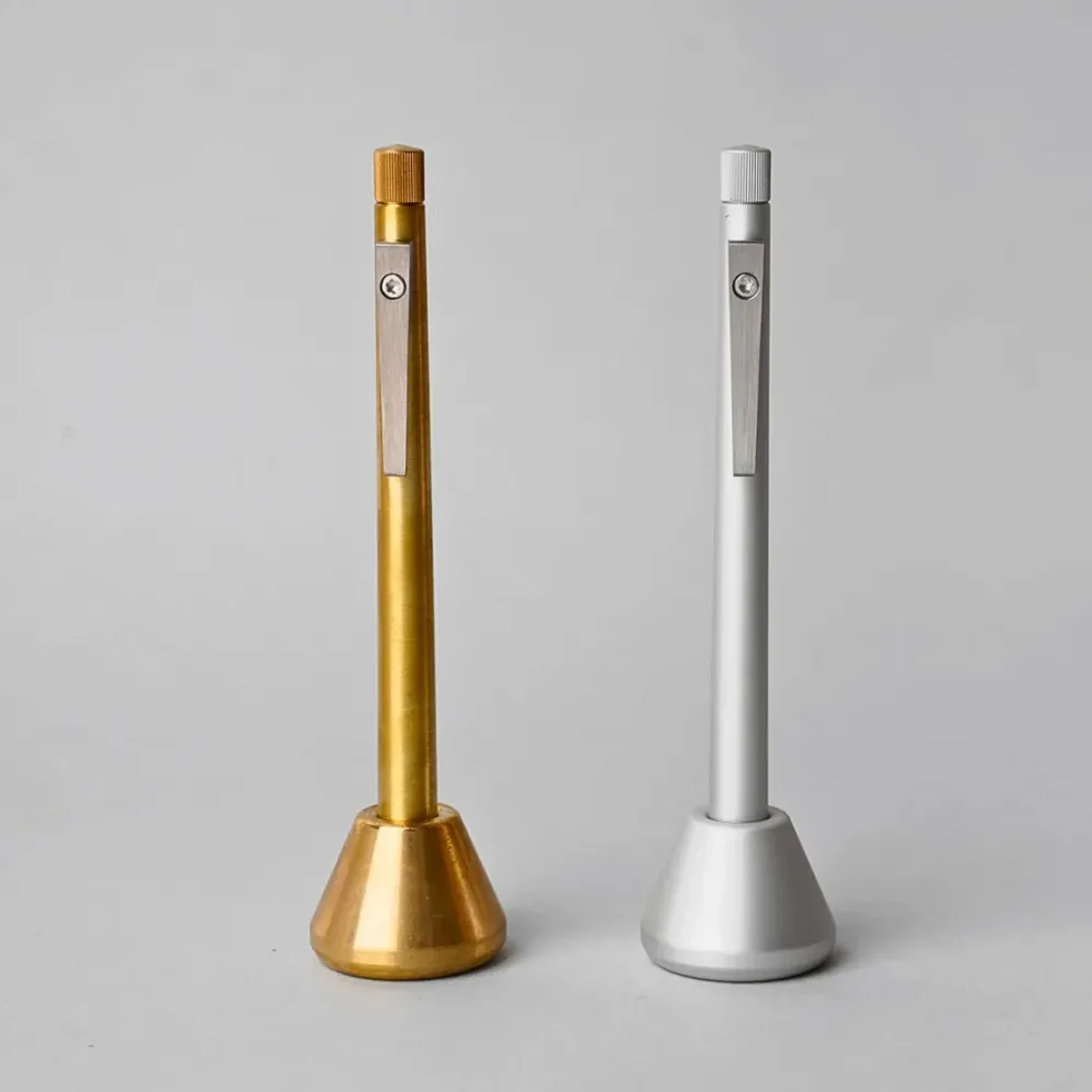 Makers Cabinet Lazlo Ballpoint Pen – Magnetic Mechanism, Balanced Grip