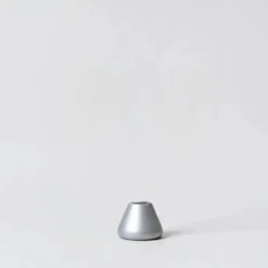 Makers Cabinet Lazlo Drop Stand – Brass or Aluminium, Elegant Desk Display